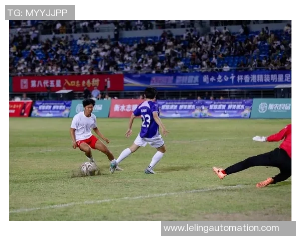 《梦之队对决足球争霸赛 星辉照耀绿茵场》