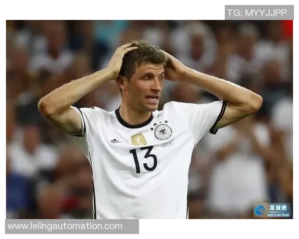 法国足球身材最小女球星展现大能量 驾驭绿茵场突破自我极限