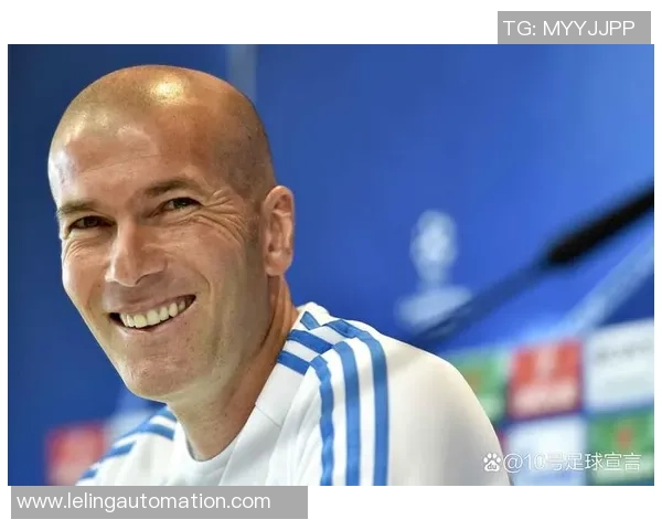 趴着追足球的球星是谁 他为何以这种独特方式展现拼搏精神